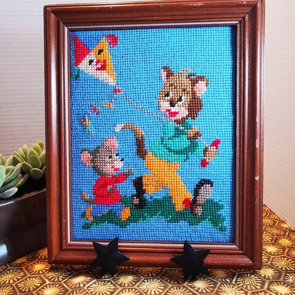 Vintage Colourful Framed Needlepoint Cat Mouse Flying a Kite - Picture 4 of 15